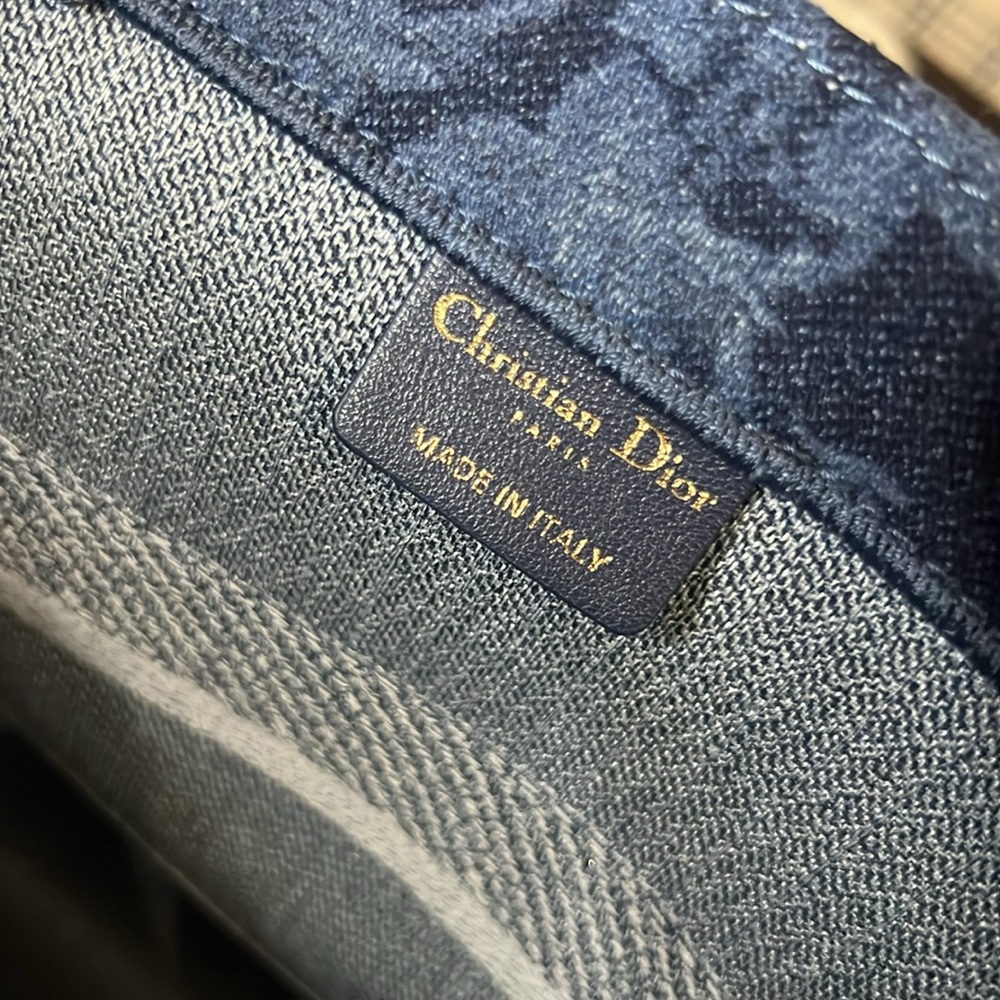 Christian Dior Large Book Tote in Denim Blue Toile de Jouy COA/dustbag - Picture 11 of 15